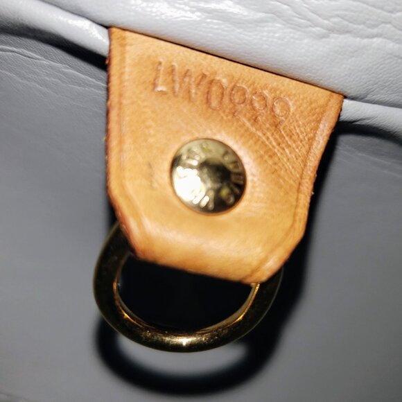 Louis Vuitton Houston Tote - Vintage Yellow (Grey Interior) Vernis Leather - Picture 17 of 17